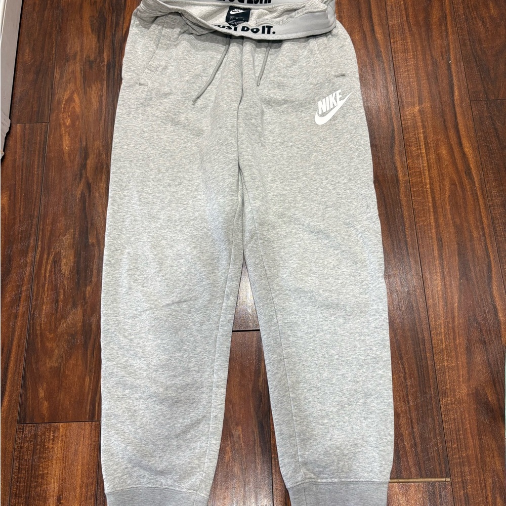 Nike women’s Light Gray Sweatpants